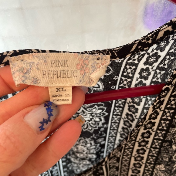 Women’s top - Picture 2 of 2